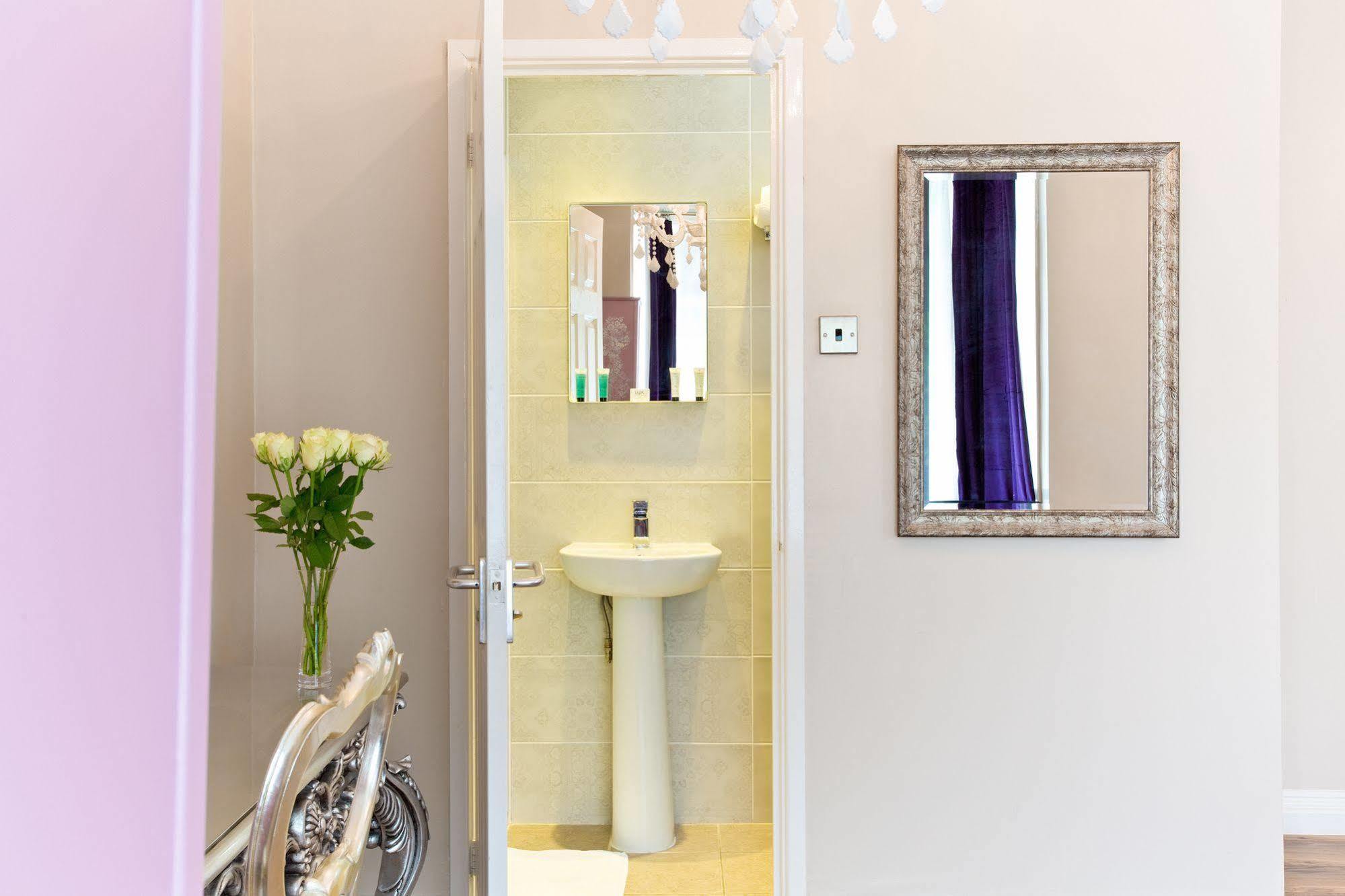 Cambridge House Hotel Dış mekan fotoğraf
